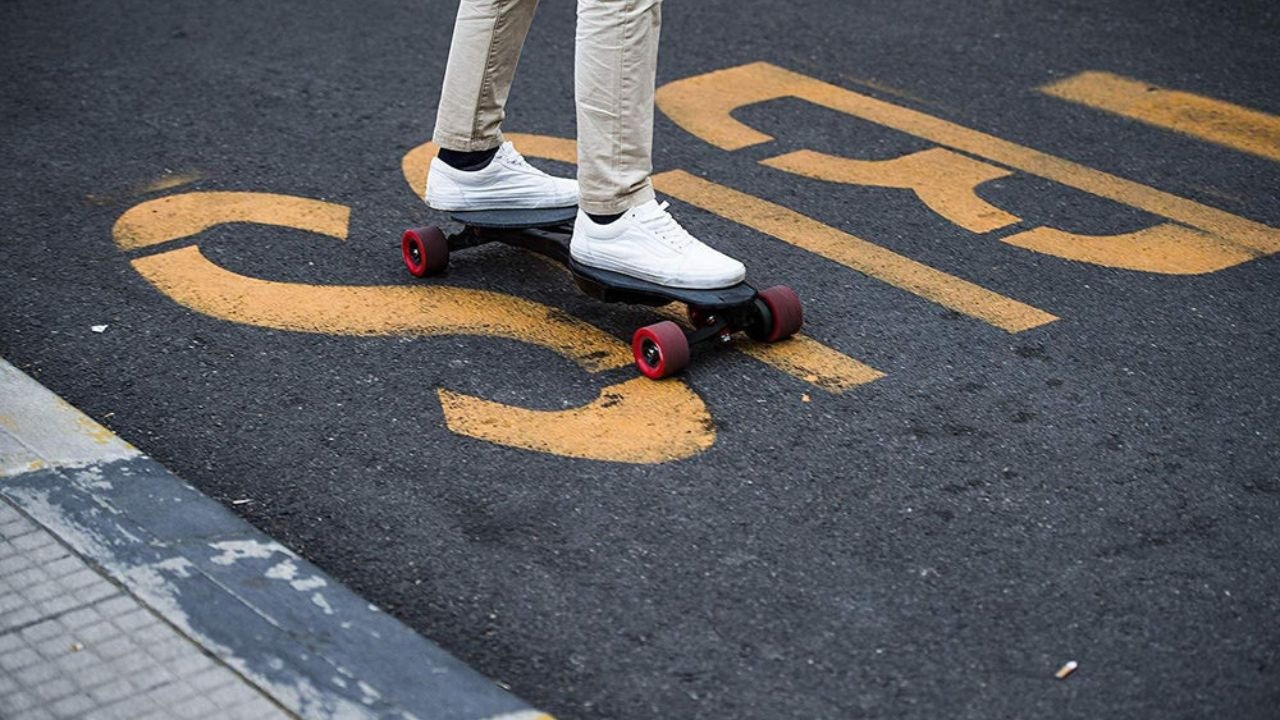 Linky 2.0 The First Foldable Electric Longboard - 1